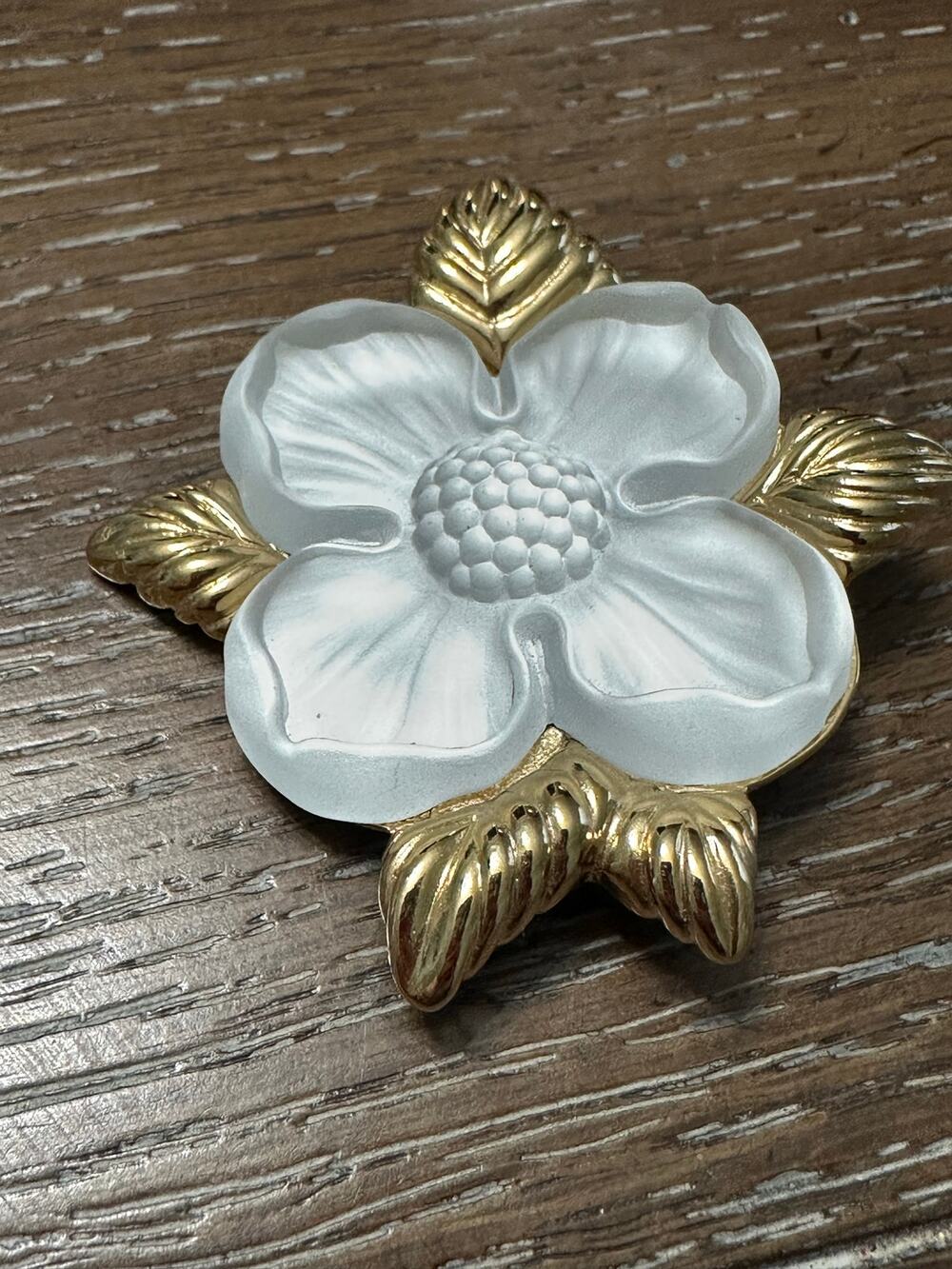 Vintage Monet Carved Frosted Glass Dogwood Flower Gold Tone Brooch/Pin - Picture 1 of 5